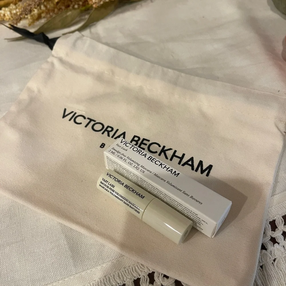 Victoria Beckham Vast Lash Smudge-Free Volumizing Mascara Travel Size NEW